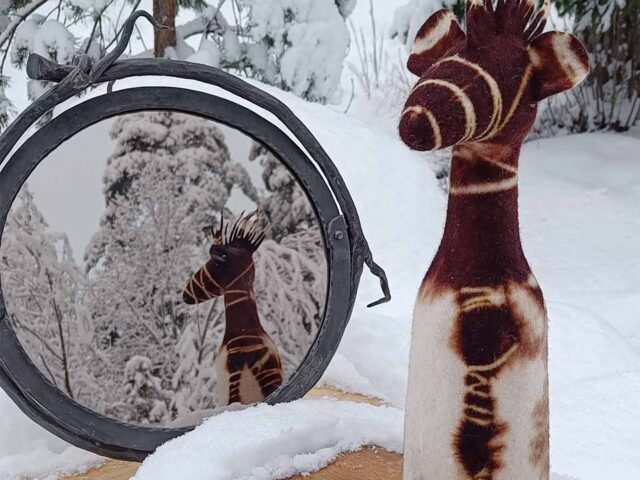 Viinijäähdytin korvilla ja hörhöillä, ruskea